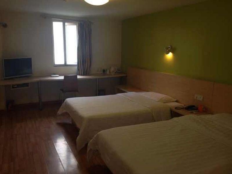 7 Days Inn Gangwan Square Dalian Exterior photo